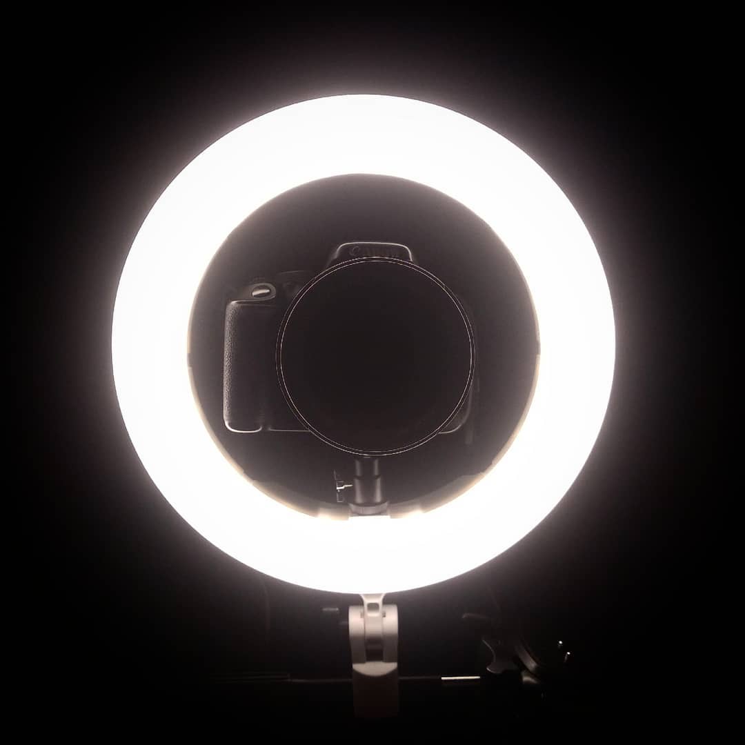 Купить недорого круглую светодиодную кольцевую лампу LUMO™, кольцевой свет со штативом для фото, видеосъемки, блогеров, визажиста, макияжа в Украине (Киеве, Харькове, Днепре, Одессе)"
